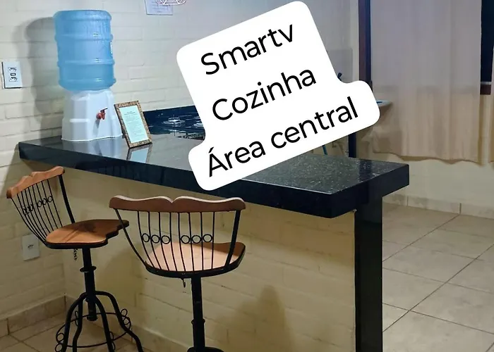 Flat De 2 Quartos Com Ar Na Area Central De Gv Com Conzinha Completa-Garagem-Wifi-Bom P Grupos Ou Familias Ou Empresas