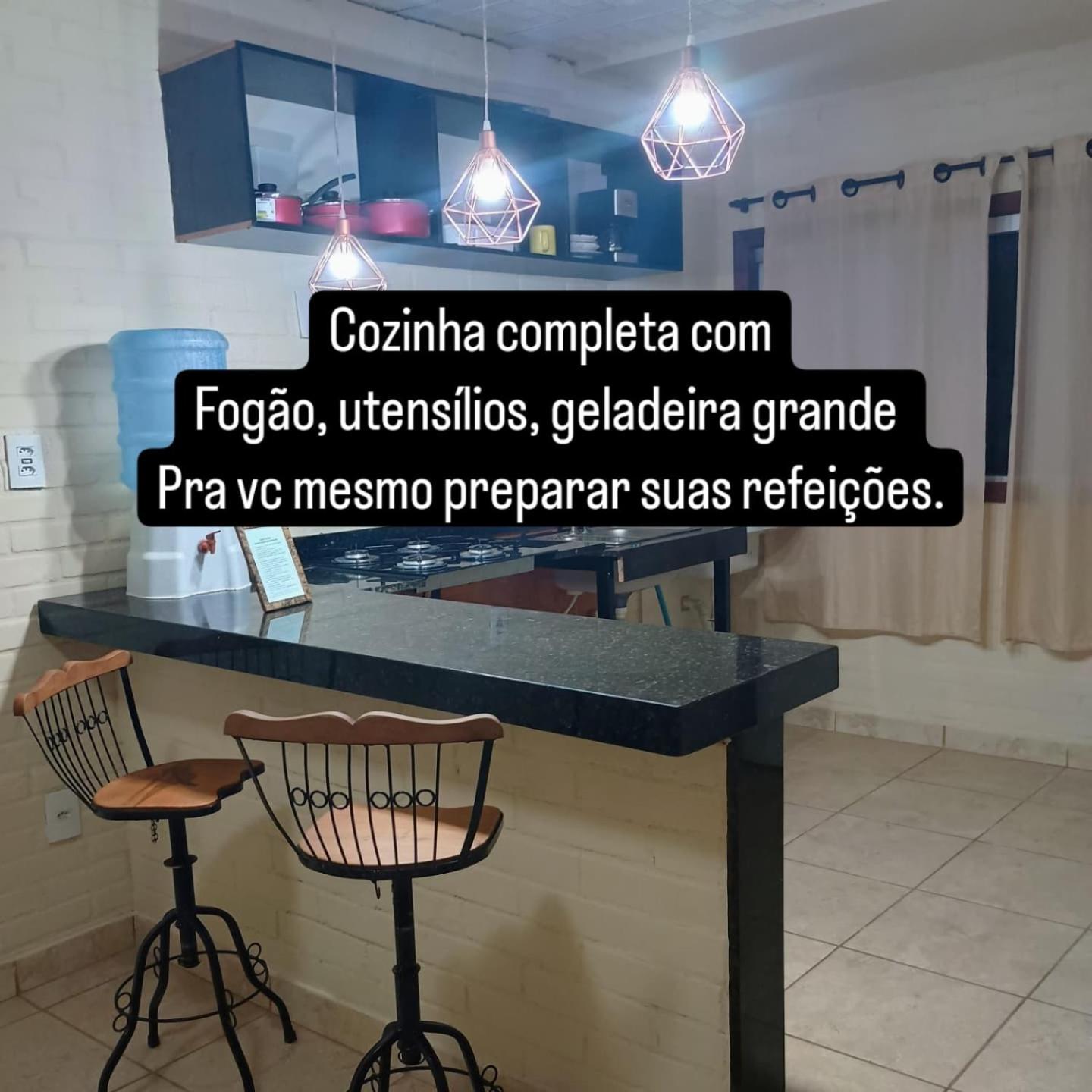 Flat De 2 Quartos Com Ar Na Area De Gv Com Conzinha Completa-garagem-wifi-bom P Grupos Ou Familias Ou Empresas